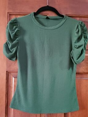 SHEIN Green Ribbed Puff-Sleeve Tee